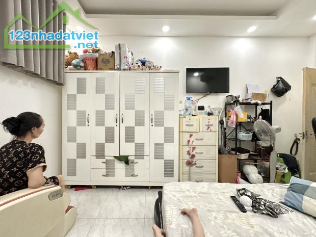 LÊ VĂN SỸ - QUẬN 3 - NHÀ MỚI Ở NGAY 4 TẦNG, 5 NGỦ - 54M2 [ 3,5 ❌ 16,5m ] NHỉnh 6 tỷ - 4
