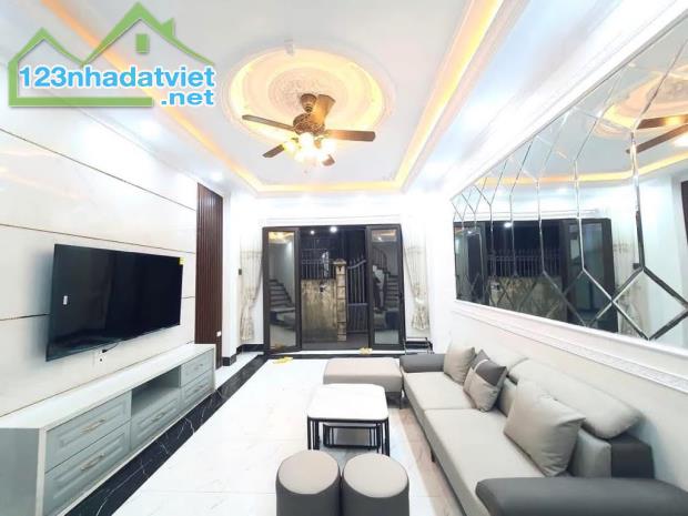 NHÀ ĐẸP 44M2x5 TẦNG PHÚ DIỄN - Ô TÔ ĐỖ CỬA - THANG MÁY - LÔ GÓC 2 THOÁNG - NHANH THÌ CÒN - 2