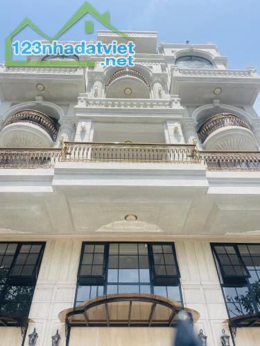 Chính chủ bán nhà mặt phố siêu đẹp 8 tầng thang máy ngay cạnh Aeon Long Biên 89m2 28.x tỷ