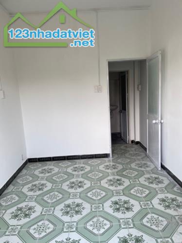 Bán gấp căn Trần Văn Đang Quận 3 ngay trung tâm thành phố giá nhỉnh hơn 2.4 tỷ một ít - 1