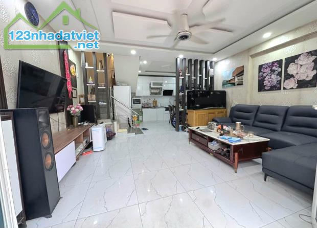 Bán nhà Đà Nẵng, Vạn Mỹ, Ngô Quyền,  Hải Phòng. 3,5 tầng, 48m2, 3,1 tỷ. Ngang 5,2m, d1 - 5