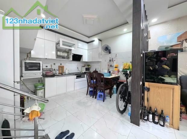 Bán nhà Đà Nẵng, Vạn Mỹ, Ngô Quyền,  Hải Phòng. 3,5 tầng, 48m2, 3,1 tỷ. Ngang 5,2m, d1 - 4