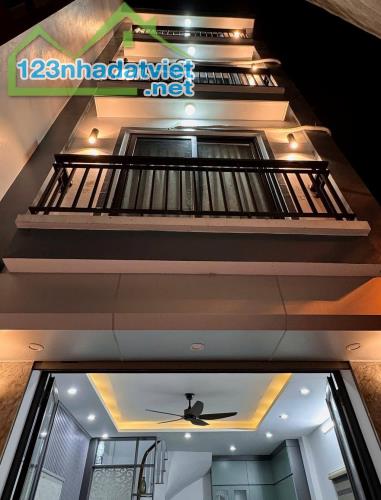 Nhà phố Minh khai, lô góc, thoáng vĩnh viễn, trung tâm. HBT, full nội thất 32m, 5T, giá 7 - 5