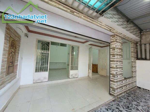 HÀNG ĐẦU TƯ BÌNH TÂN- NHÀ MẶT TIỀN KINH DOANH BUÔN BÁN CHỢ DT 4 x 14 MỘT TRỆT MỘT LẦU CHỈ