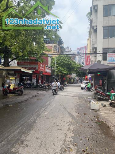 HIẾM-  LÔ GÓC 4 MẶT THOÁNG - VÀI BƯỚC RA PHỐ - TRUNG TÂM CẦU GIẤY- Dt: 30m2 Giá chỉ 5.3 tỷ - 4