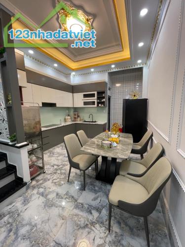 BÁN NHANH TRONG TUẦN. TRẦN VĂN KIỂU. QUẬN 6. NHÀ 5 TẦNG GIÁ 15,2 TỶ. DIỆN TÍCH 75m2.