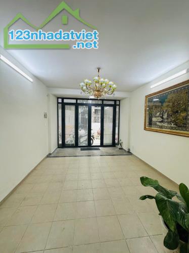 Bán Nhà HXH Đường Cách Mạng Tháng Tám, P.12, Q.10. Diện tích 3.8m x 9m, Giá Chỉ 6.1 Tỷ - 1
