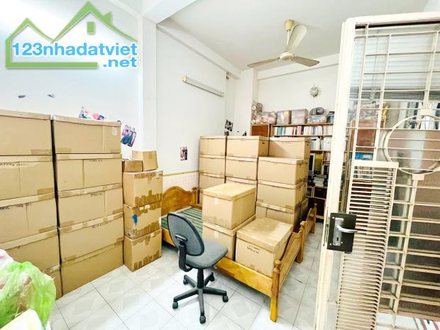 Bán nhà 4 lầu sát mặt tiền đường Trần Bình Trọng P.4 Quận 5 - 4