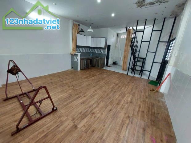 Đến hẹn lại lên – Siêu phẩm nhà góc 2 mặt tiền Hóc Môn chỉ 730Tr, Sổ riêng thổ cư, 70m2 - 1