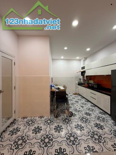 Bán gấp nhà mới đẹp ở ngay Lê Văn Lương, sát mặt tiền đường, nở hậu, 78m2, SHR, chỉ 6.8 tỷ - 2