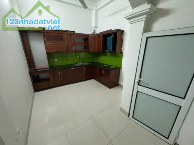 Bán đất tặng nhà tại Mễ Trì , sổ đỏ trao tay 51m2 giá chỉ còn 7,2tỷ siêu lợi nhuận cho dân