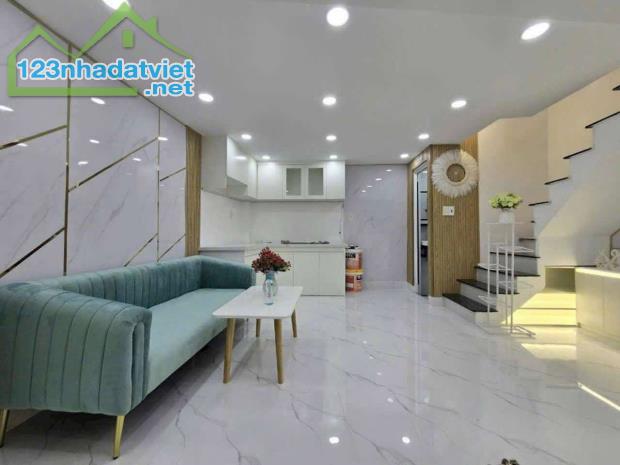 Bán nhà nhỉ xinh, Quận 7- Diện tích: 4,7m x 5m - Giá chỉ: 2,9 Tỷ - 1