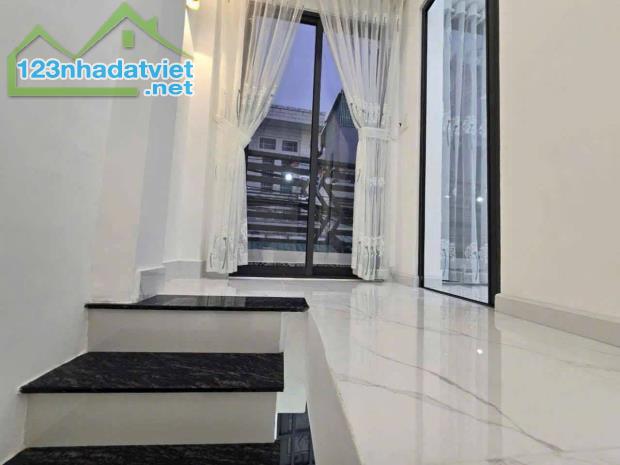 Bán nhà nhỉ xinh, Quận 7- Diện tích: 4,7m x 5m - Giá chỉ: 2,9 Tỷ - 2