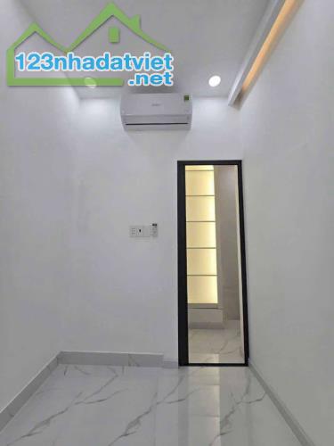Bán nhà nhỉ xinh, Quận 7- Diện tích: 4,7m x 5m - Giá chỉ: 2,9 Tỷ - 3