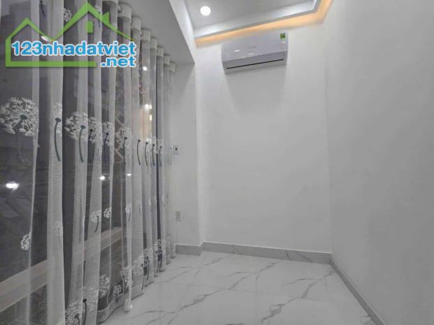 Bán nhà nhỉ xinh, Quận 7- Diện tích: 4,7m x 5m - Giá chỉ: 2,9 Tỷ - 4