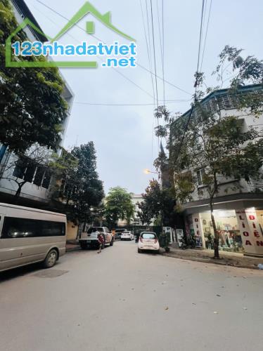 Cực hiếm, bán nhà Quang Trung, Hà Đông 150m2 5T MT9m thang máy ô tô vỉa hè giá 17.5 tỷ - 1
