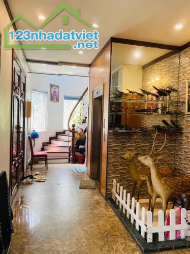 BIỆT THỰ VƯỜN ĐÀO, 699 LẠC LONG QUÂN, TÂY HỒ: 75M X5T, MT 16M, GIÁ 33 TỶ.