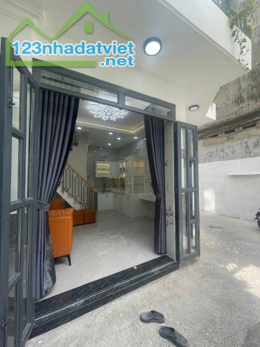 Bán nhà 2 lầu BTCT hẻm 965 Quang Trung .P14. GV. Giá 3 tỷ 1 - 1