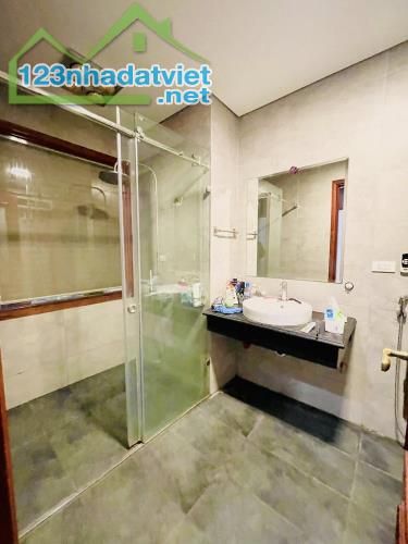 Nhà Lô Góc 6 tầng Thang Máy Trong Ngõ Lạc Long Quân, Cầu Giấy, Hà Nội. 60m2 - 21.5 Tỷ
