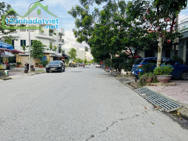 Bán lô đất  phân lô Đồng Chuối  giá chỉ từ  3,5 tỷ   LH 0979087664 - 1