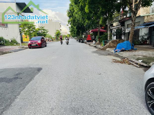 Bán lô đất  phân lô Đồng Chuối  giá chỉ từ  3,5 tỷ   LH 0979087664 - 3