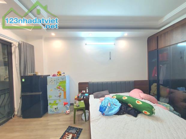 Bán nhà đường Kim Ngưu, Hai Bà Trưng, 5 tầng nhà đẹp, ô tô đỗ cổng - 1