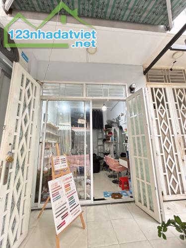 Do em đổi mặt bằng lớn hơn nên cần sang nhanh lại mặt bằng ở Phú Nhuận - 3