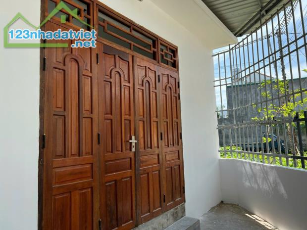 Bán nhà hẻm Gò Ngựa xã Vĩnh Thạnh Tp Nha Trang. Nhà mới sơn sửa dọn vào ở.