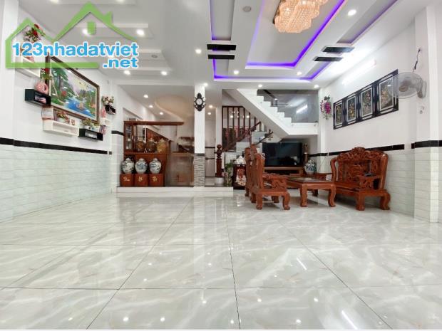 TÂN BÌNH - HẺM 6M Ô TÔ GẦN MT TRƯỜNG CHINH - DT:75M2 [ 5,5 X 15M ] 3 TẦNG - CHỈ 10 TỶ - 1