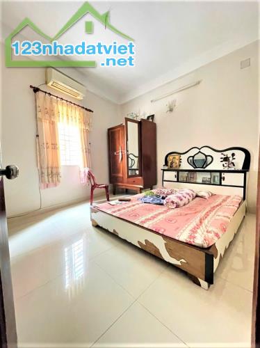 6 TỶ TL - NHÀ TÂN BÌNH GIÁP Q10 - XE HƠI VÀO NHÀ - 2 MẶT TIỀN HẺM THÔNG - DT 4x13.5M 2 LẦU