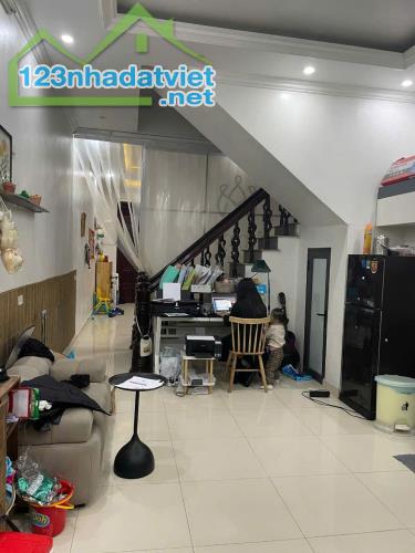 Nhà tuyến 2 Thiên Lôi - đường 5m - 119m cực rộng - Giá 6.5 tỉ - ngay AEON - 4