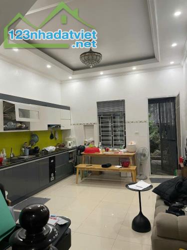 Nhà tuyến 2 Thiên Lôi - đường 5m - 119m cực rộng - Giá 6.5 tỉ - ngay AEON - 3