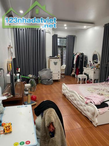 Nhà tuyến 2 Thiên Lôi - đường 5m - 119m cực rộng - Giá 6.5 tỉ - ngay AEON - 2