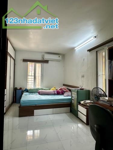 💥 Xuân la Tây Hồ nhỉnh 8tỷ nhà 5tầng. Mt5m . Giá cực êm.với dt 40m² gần ngay bệnh viện ti - 1