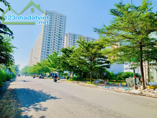 Đất Xây Cao Hầm 5 Tầng Ngay Bạch Đông Ôn,An Khánh,Q2-DT:357m2(21,5mx24,5m)-Giá 180tr/m2