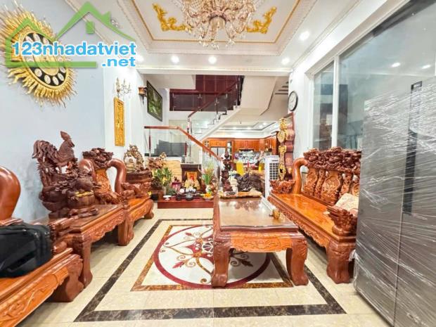MỘT CĂN RA MẶT TIỀN-TƯƠNG LAI LÀ MẶT TIỀN PHAN HUY ÍCH GÒ VẤP-ĐƯỜNG 30M - 4