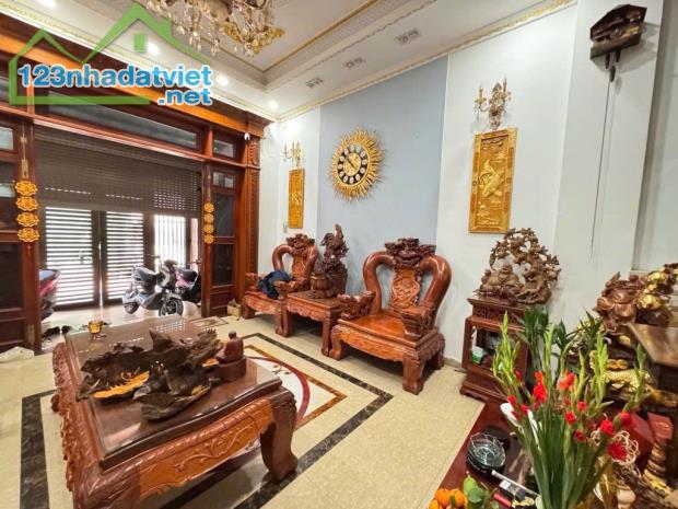 MỘT CĂN RA MẶT TIỀN-TƯƠNG LAI LÀ MẶT TIỀN PHAN HUY ÍCH GÒ VẤP-ĐƯỜNG 30M - 3
