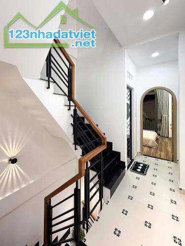 NHỈNH 8 TỶ TL - NHÀ HXH SÁT MẶT TIỀN F. TÂN ĐỊNH QUẬN 1 - 3 TẦNG 4PN TẶNG NỘI THẤT -SỔ ĐẸP - 3