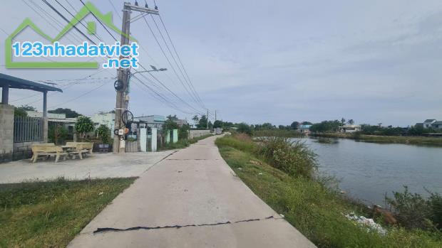 Đất cả gần ngàn mét thổ cư gần biển xã Tân Phước Thị xa Lagi khu vực dân cư cách biển 300m - 1