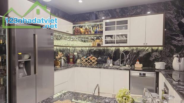 TÒA SIÊU VIP-LÔ GÓC-Phố Nguyễn Khánh Toàn 111m/8Tầng/MT 23m 69 Tỷ, Dòng tiền cao - 3