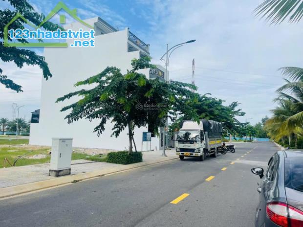 Đất nền Dự Án King Hill tại Bến Lức-Long An, giáp ranh TPHCM chỉ từ 2 tỷ/nền - 3