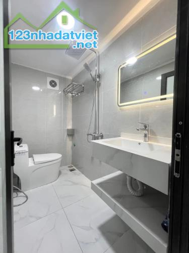 LÊ VĂN LƯƠNG -NGUYỄN NGỌC VŨ! DT: 37Mx 5 tầng ,Mt 3,5m (giá  8.85 tỷ ) TrungTâm Cầu Giấy - 1