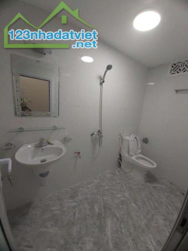 Cho thuê nhà Phố Khương Hạ, Thanh Xuân, 6 tầng, 4 ngủ, 15 triệu VP, C.ty, ở gđ, nhóm 6ng - 3