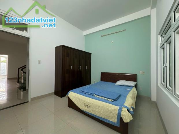 Chính chủ Bán nhà 3 tầng. Đường Cao Xuân Dục, quận Hải Châu. Đà Nẵng. LH 0905 277 522 - 3