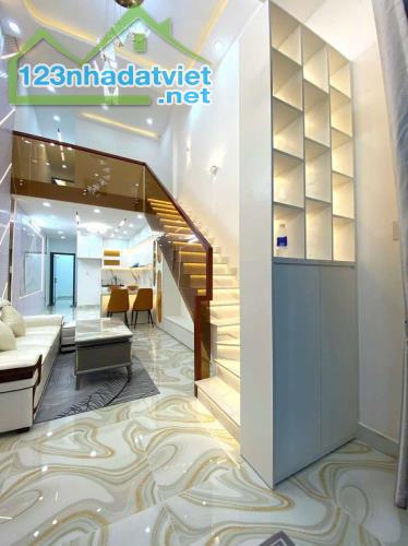 Bán nhà vừa hoàn thiện, TT Nhà Bè - DT: 3,5m x 17m - Giá: 4 Tỷ 200 triệu - 3