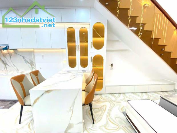 Bán nhà vừa hoàn thiện, TT Nhà Bè - DT: 3,5m x 17m - Giá: 4 Tỷ 200 triệu - 1