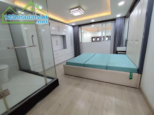 Bán Nhà Đông Hưng Thuận 17, 3 Tầng, Siêu đẹp, full nội thất, Đường 4 m xe hơi ngủ trong nh - 3