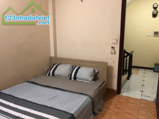 Cho thuê phòng trọ Tầng 3 Địa chỉ: Số 9, hẻm 35/1, ngõ Thổ Quan, Khâm Thiên, Đống Đa,