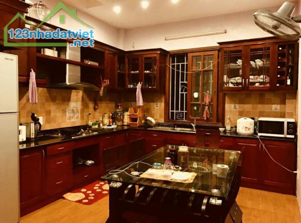 CHÍNH CHỦ CẦN BÁN GẤP ĐẤT VÀNG PHÂN LÔ HOÀNG CẦU DT61m2, ÔTÔ KINH DOANH - 3