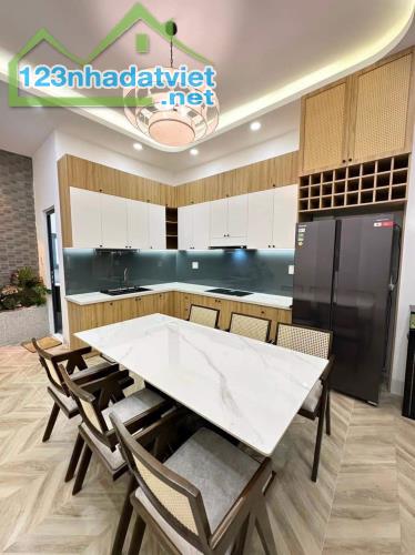 Cần tiền bán gấp căn nhà 63m²-2tỷ980(TL) Đường Nguyễn Thị Thập, P. Tân Phú, Quận 7. - 2